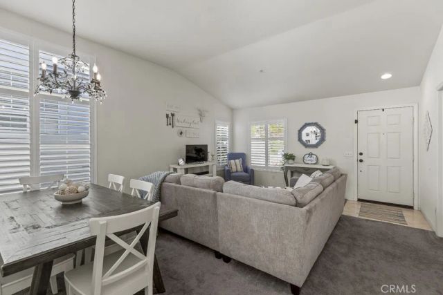 565 Rosalinda Drive, Oxnard, CA 93030