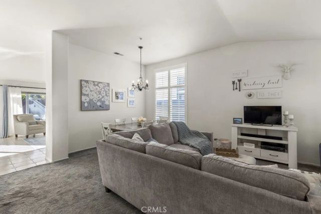 565 Rosalinda Drive, Oxnard, CA 93030