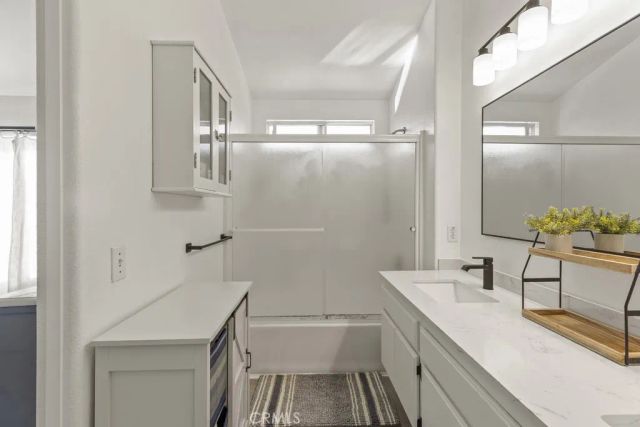 565 Rosalinda Drive, Oxnard, CA 93030