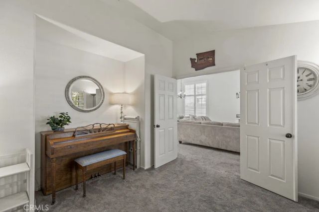 565 Rosalinda Drive, Oxnard, CA 93030