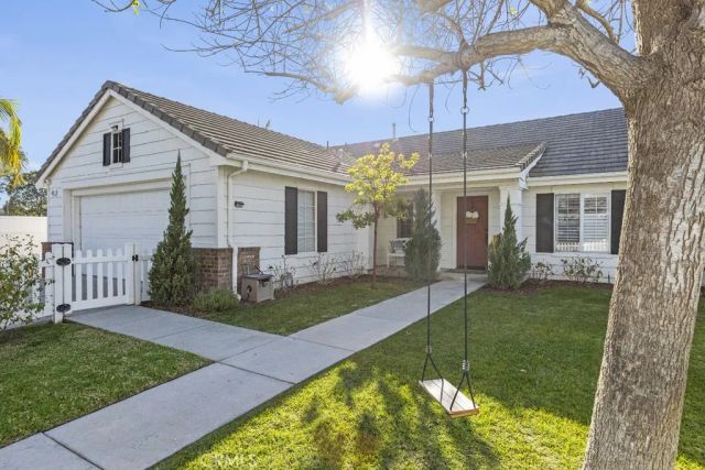 565 Rosalinda Drive, Oxnard, CA 93030