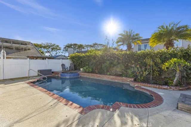 565 Rosalinda Drive, Oxnard, CA 93030