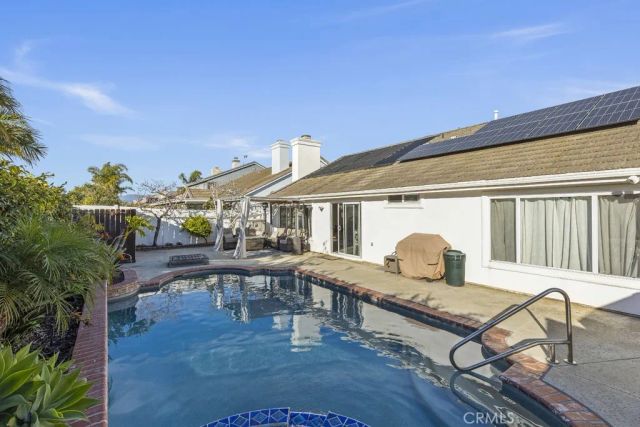 565 Rosalinda Drive, Oxnard, CA 93030