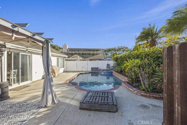 565 Rosalinda Drive, Oxnard, CA 93030