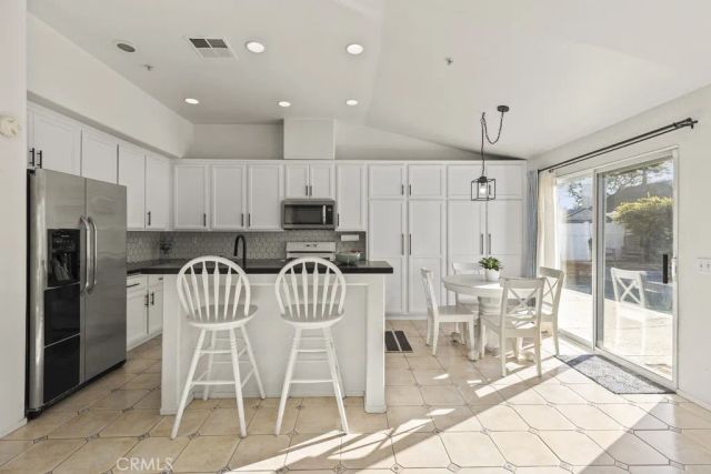 565 Rosalinda Drive, Oxnard, CA 93030