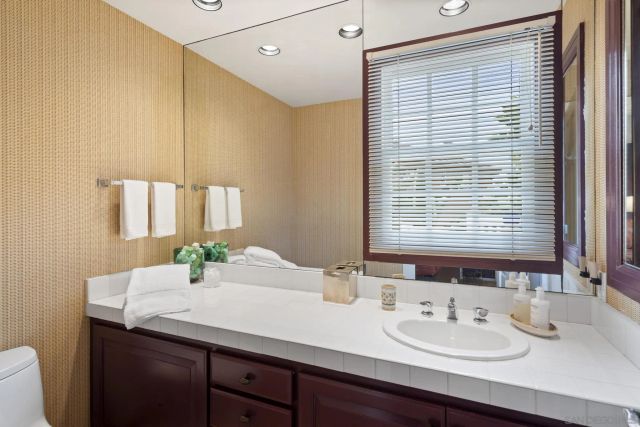 7612 Hillside, San Diego, CA 92037