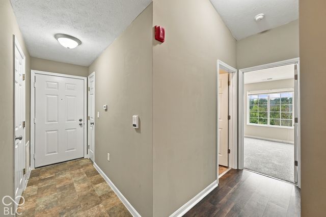 6239 Amber Creek Lane 309, Indianapolis, IN 46237