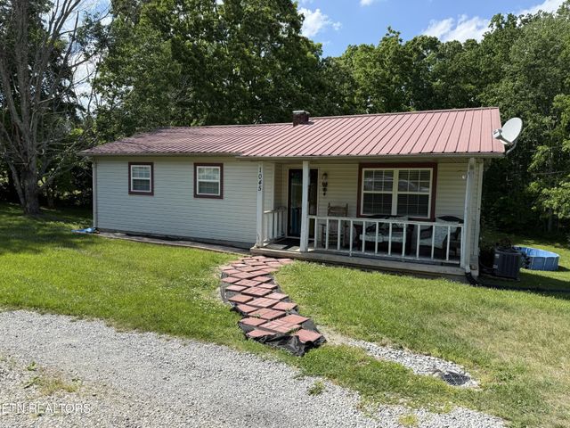 1045 Pearl Hinds Rd, Jamestown, TN 38556