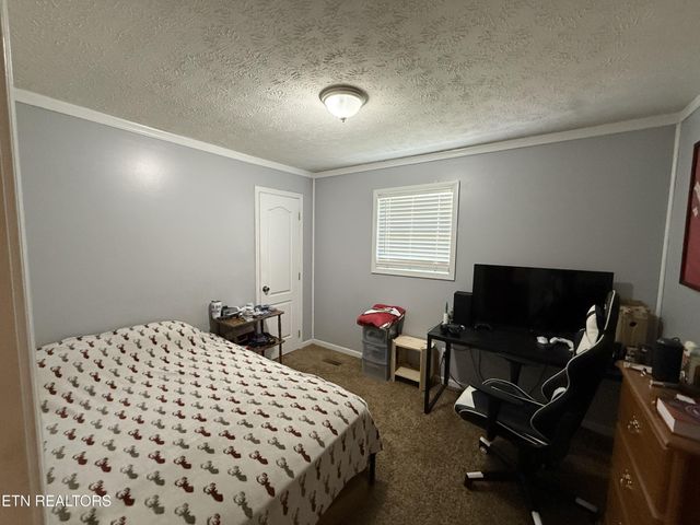 1045 Pearl Hinds Rd, Jamestown, TN 38556