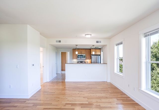 87 New 413, Cambridge, MA 02138