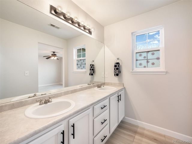 188 S Granby Court, Aurora, CO 80012