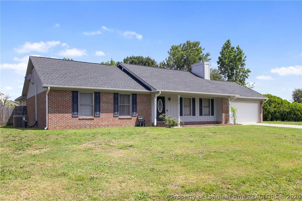 376 Woodberry Circle, Raeford, NC 28376 — photo 2