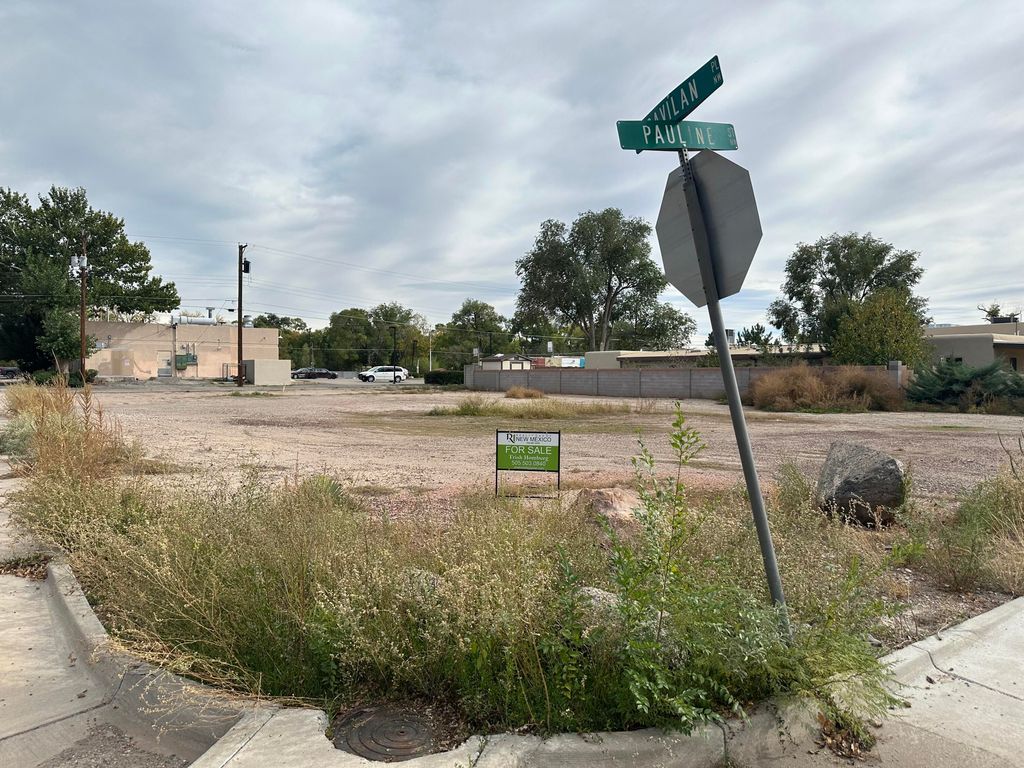 5936 Pauline Street NW, Albuquerque, NM 87107