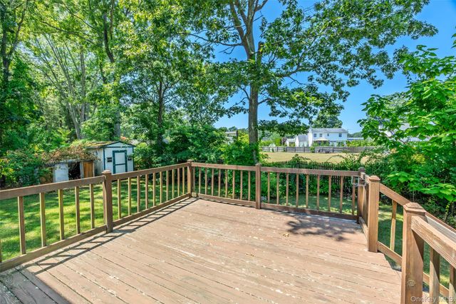 423 Free State Drive, Shirley, NY 11967