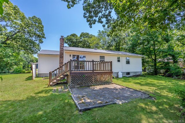 423 Free State Drive, Shirley, NY 11967