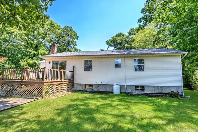 423 Free State Drive, Shirley, NY 11967