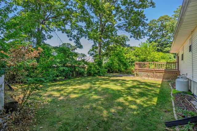 423 Free State Drive, Shirley, NY 11967