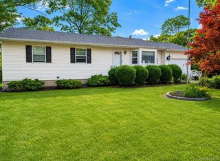 423 Free State Drive, Shirley, NY 11967