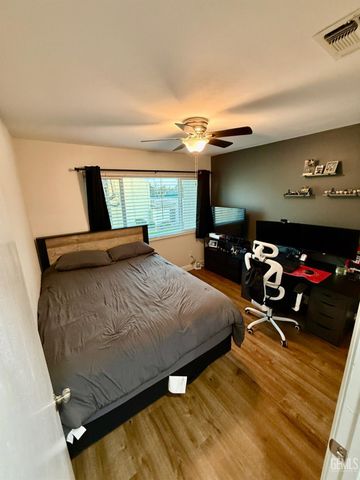930 Olive Drive 26, Bakersfield, CA 93308