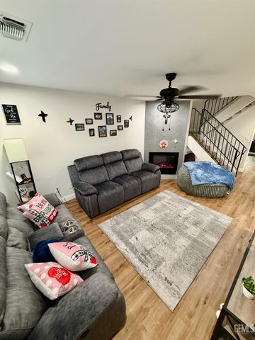 930 Olive Drive 26, Bakersfield, CA 93308