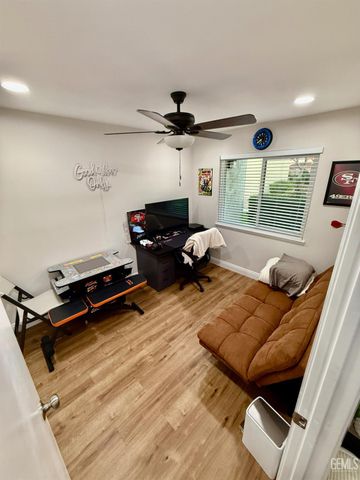 930 Olive Drive 26, Bakersfield, CA 93308