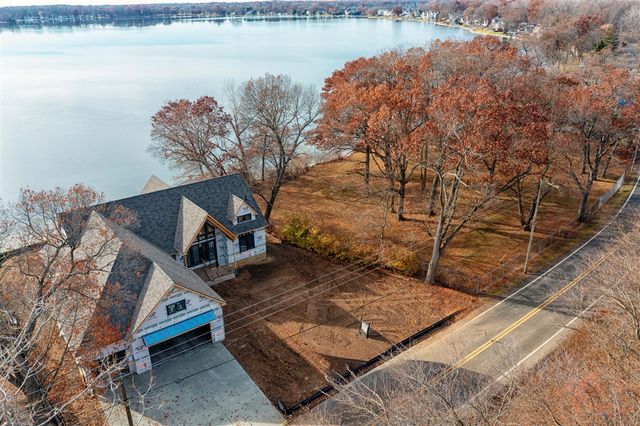 3308 E Shore Drive, Portage, MI 49002