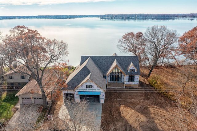 3308 E Shore Drive, Portage, MI 49002