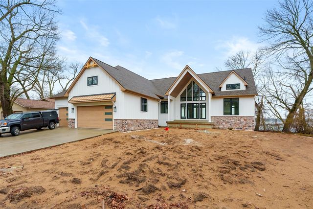 3308 E Shore Drive, Portage, MI 49002
