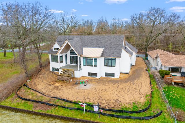 3308 E Shore Drive, Portage, MI 49002