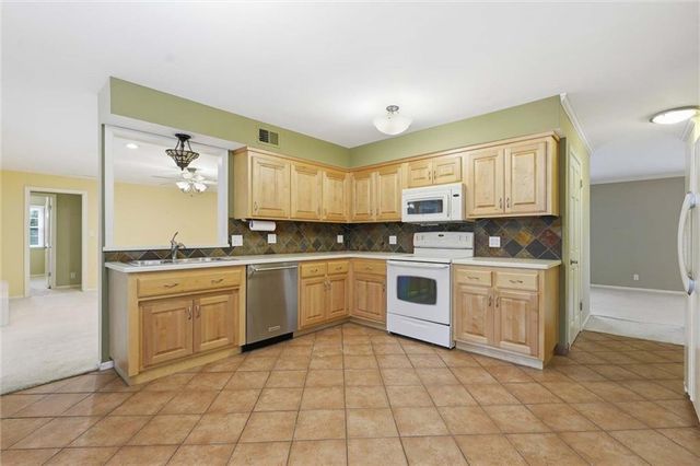 5500 W 88th Terrace, Overland Park, KS 66207