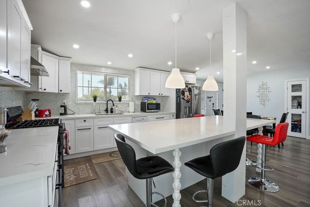 7961 Orangewood Avenue, Stanton, CA 90680