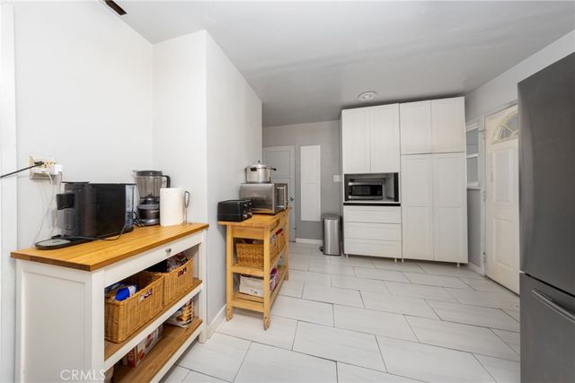 1222 W Lynwood, San Bernardino, CA 92405