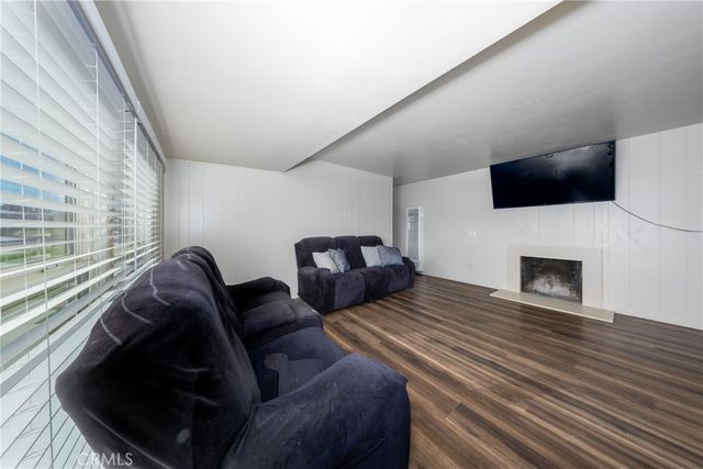 1222 W Lynwood, San Bernardino, CA 92405