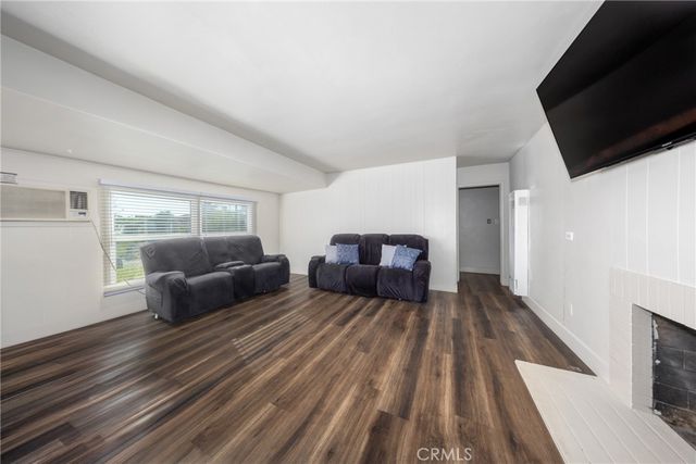 1222 W Lynwood, San Bernardino, CA 92405