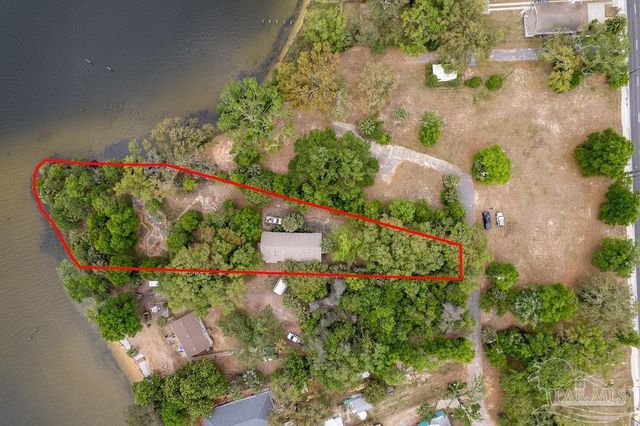 122 Celeste Pl, Pensacola, FL 32507