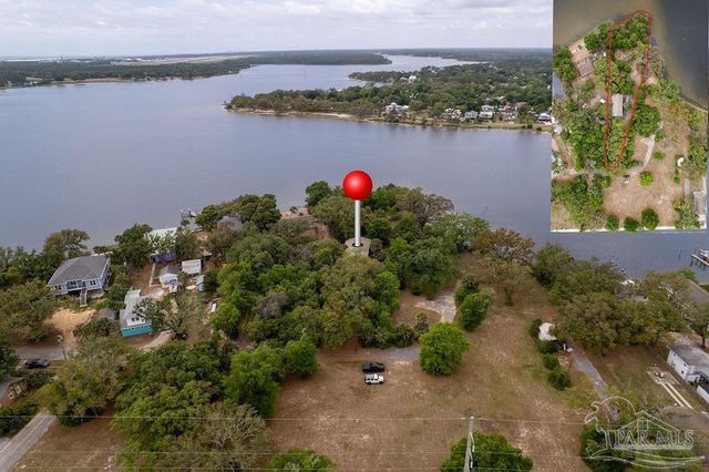 122 Celeste Pl, Pensacola, FL 32507