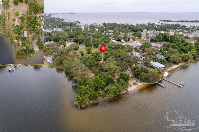 122 Celeste Pl, Pensacola, FL 32507