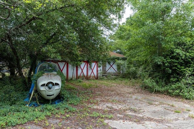 122 Celeste Pl, Pensacola, FL 32507