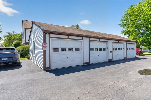 51 Springwood Drive, Webster, NY 14580