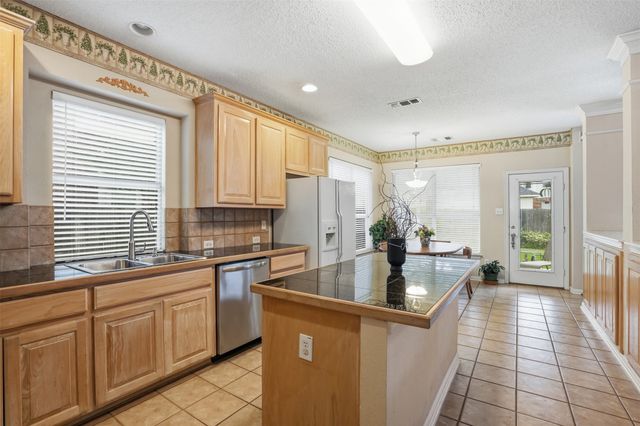 6720 Branch Creek Drive, Fort Worth, TX 76132