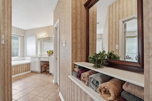 6720 Branch Creek Drive, Fort Worth, TX 76132