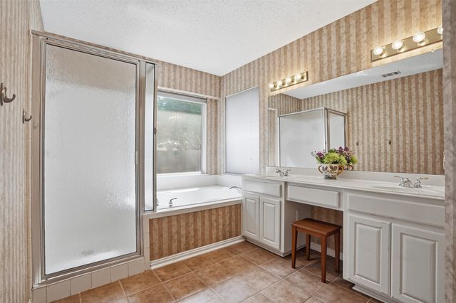 6720 Branch Creek Drive, Fort Worth, TX 76132