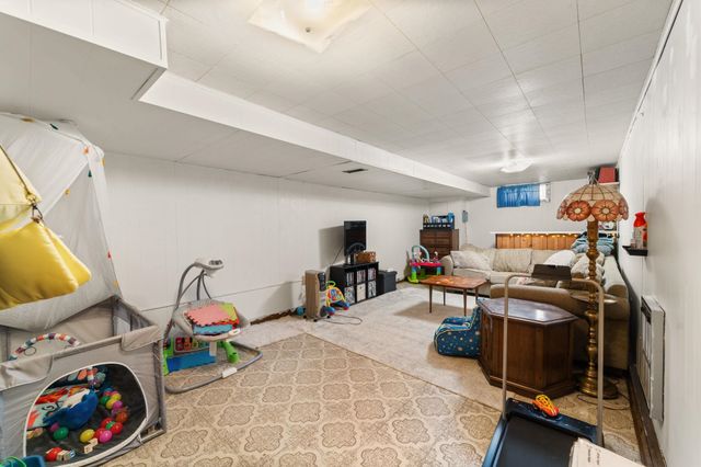 827 E Courtland Ave, Spokane, WA 99207