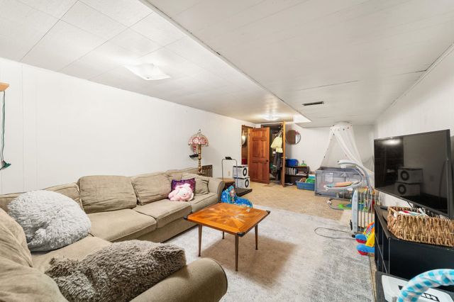 827 E Courtland Ave, Spokane, WA 99207