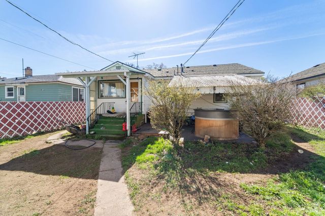 827 E Courtland Ave, Spokane, WA 99207