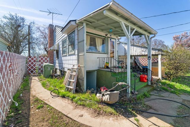 827 E Courtland Ave, Spokane, WA 99207