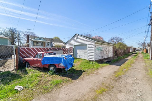 827 E Courtland Ave, Spokane, WA 99207