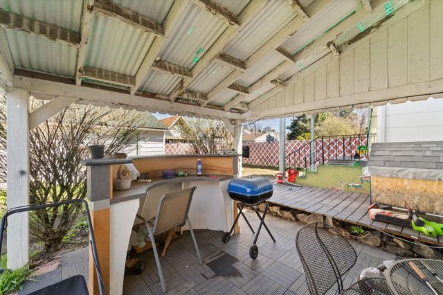 827 E Courtland Ave, Spokane, WA 99207