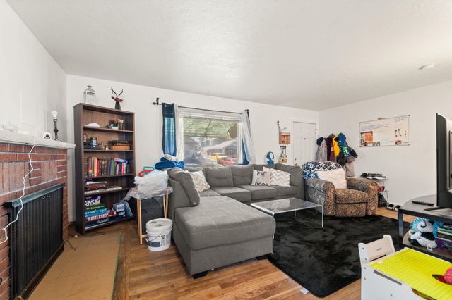 827 E Courtland Ave, Spokane, WA 99207