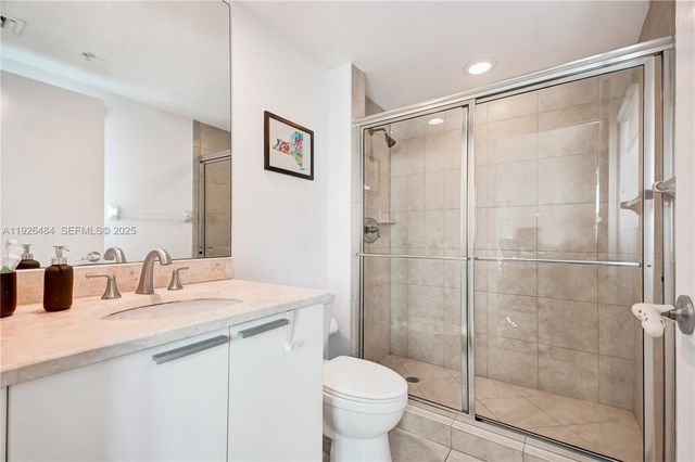 14951 Royal Oaks Ln 401, North Miami, FL 33181